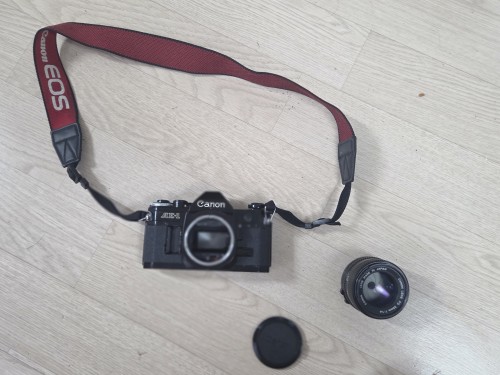 캐논 AE-1 필름 카메라